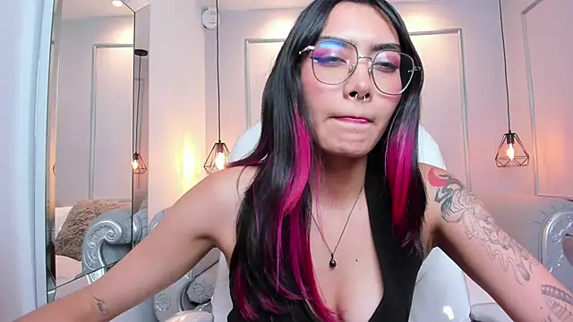 AzuraKindong online show from March 19, 2025, 10:42 pm