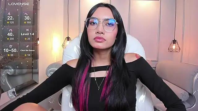 AzuraKindong online show from September 8, 2025, 7:24 pm