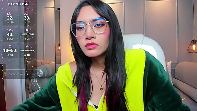 AzuraKindong online show from November 14, 2025, 7:45 pm