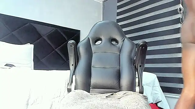 Dancelwashington online show from February 13, 2025, 8:34 pm