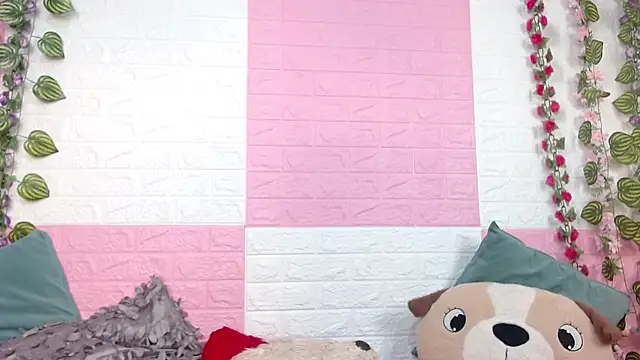 AnyaFloyd69 online show from February 27, 2025, 9:36 pm