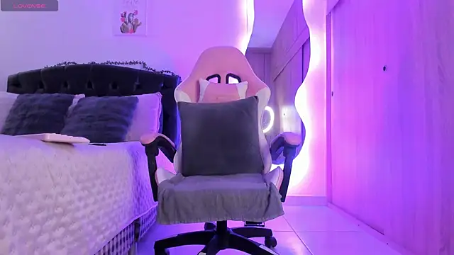 Snapshot of Amaranthaa1 chatting on October 10, 2025, 11:31 am Amaranthaa1 online show from October 10, 2025, 11:31 am