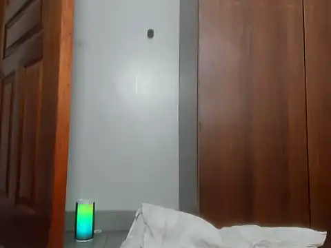 Snapshot of afro_pop chatting on December 18, 2024, 6:21 am afro pop online show from December 18, 2024, 6:21 am