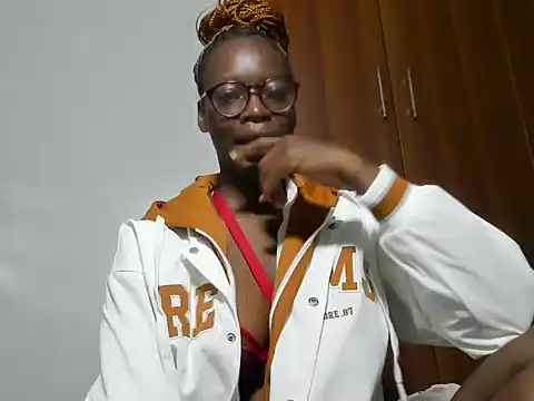 Snapshot of afro_pop chatting on February 18, 2025, 12:48 am afro pop online show from February 18, 2025, 12:48 am