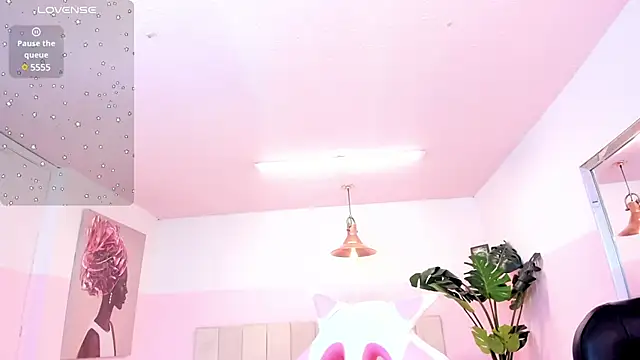 Red lady online show from February 25, 2025, 3:52 am