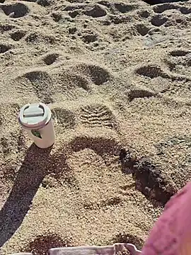 Snapshot of SexyErola27 chatting on November 26, 2025, 9:43 am SexyErola27 online show from November 26, 2025, 9:43 am