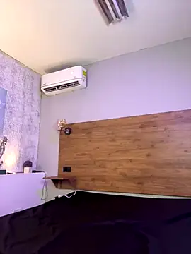 Snapshot of DeboraEvans chatting on October 21, 2025, 6:41 pm DeboraEvans online show from October 21, 2025, 6:41 pm