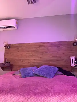 Snapshot of DeboraEvans chatting on October 26, 2025, 4:02 pm DeboraEvans online show from October 26, 2025, 4:02 pm