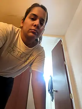 Snapshot of DeboraEvans chatting on October 29, 2025, 3:25 pm DeboraEvans online show from October 29, 2025, 3:25 pm