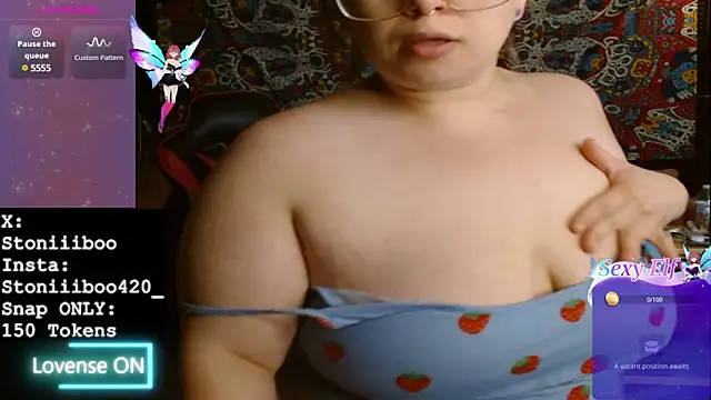 Snapshot of Stoniiiboo chatting on February 22, 2025, 1:13 pm Stoniiiboo online show from February 22, 2025, 1:13 pm