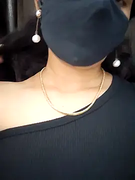 Angleannie online show from November 4, 2025, 7:24 pm