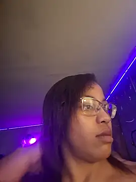 Snapshot of samone9 chatting on March 17, 2025, 5:05 pm samone9 online show from March 17, 2025, 5:05 pm