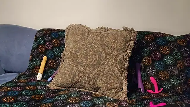 Snapshot of samone9 chatting on October 7, 2025, 3:53 pm samone9 online show from October 7, 2025, 3:53 pm