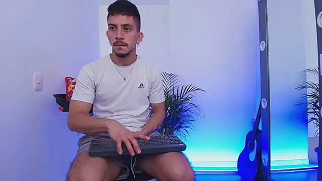 Aron-santoro online show from November 7, 2025, 2:39 pm