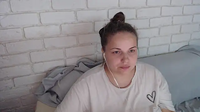 Snapshot of Crazyy_girl_ chatting on October 23, 2025, 2:49 pm Crazyy girl online show from October 23, 2025, 2:49 pm