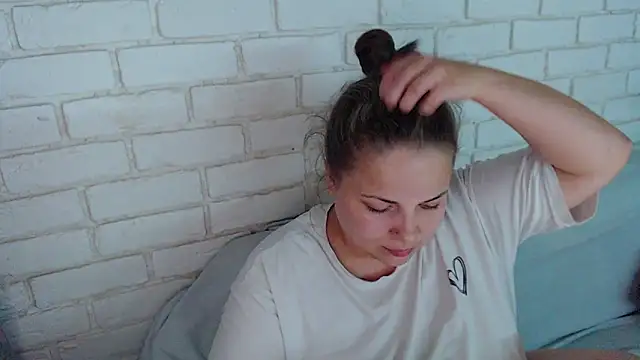 Snapshot of Crazyy_girl_ chatting on October 26, 2025, 6:25 pm Crazyy girl online show from October 26, 2025, 6:25 pm