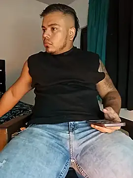 Snapshot of Naughty_Charly chatting on February 9, 2025, 11:04 am Naughty Charly online show from February 9, 2025, 11:04 am