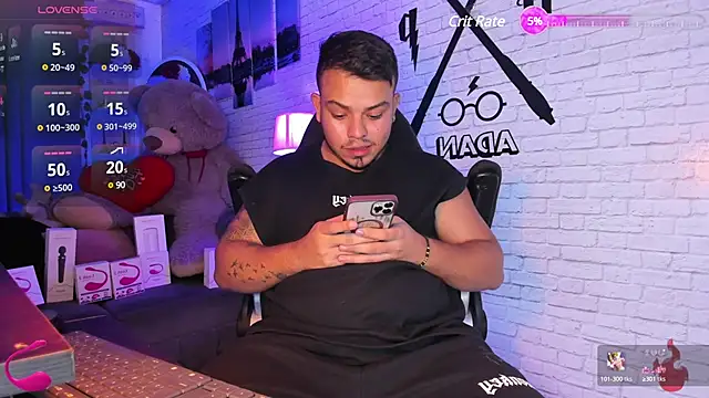 Snapshot of Naughty_Charly chatting on February 14, 2025, 7:44 pm Naughty Charly online show from February 14, 2025, 7:44 pm