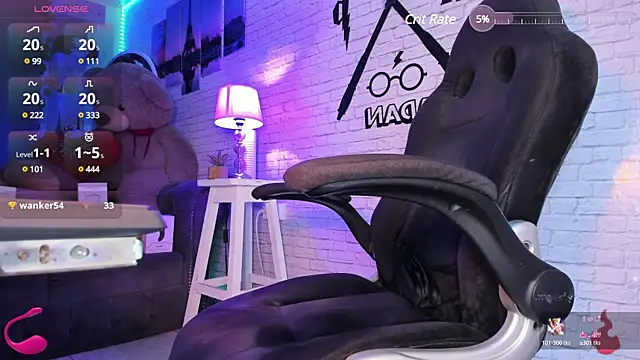 Snapshot of Naughty_Charly chatting on February 16, 2025, 9:59 pm Naughty Charly online show from February 16, 2025, 9:59 pm