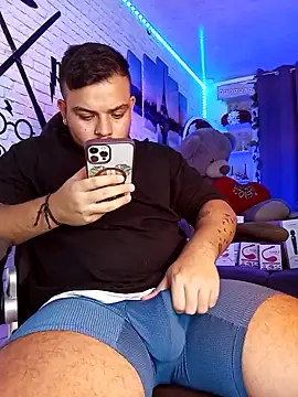 Snapshot of Naughty_Charly chatting on February 25, 2025, 3:27 pm Naughty Charly online show from February 25, 2025, 3:27 pm