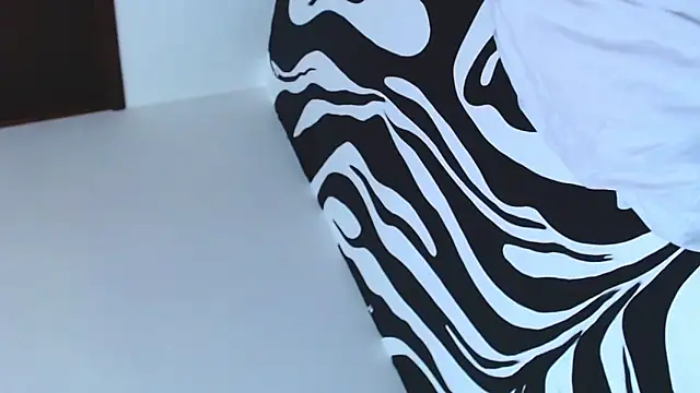 Snapshot of lilith_luv chatting on January 13, 2025, 9:19 am lilith luv online show from January 13, 2025, 9:19 am