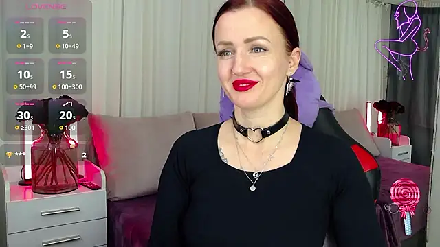 Snapshot of ElisaJane chatting on December 5, 2024, 10:23 pm ElisaJane online show from December 5, 2024, 10:23 pm