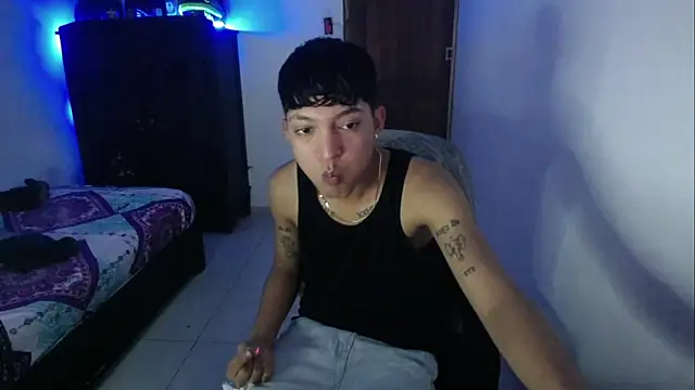 Snapshot of Sxntisaul__ chatting on February 16, 2025, 5:59 pm Sxntisaul online show from February 16, 2025, 5:59 pm