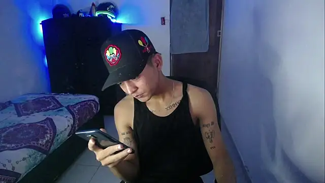 Snapshot of Sxntisaul__ chatting on February 17, 2025, 3:47 am Sxntisaul online show from February 17, 2025, 3:47 am