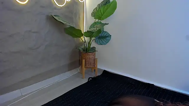 Isa  Blanc online show from January 22, 2025, 3:20 am