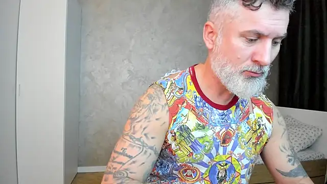 Snapshot of BlowMyXXL chatting on January 8, 2025, 10:16 pm BlowMyXXL online show from January 8, 2025, 10:16 pm