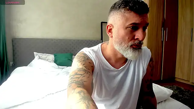 Snapshot of BlowMyXXL chatting on March 16, 2025, 11:16 am BlowMyXXL online show from March 16, 2025, 11:16 am