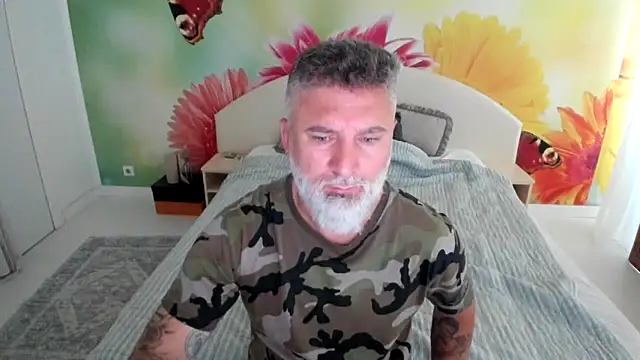 Snapshot of BlowMyXXL chatting on December 4, 2025, 9:07 am BlowMyXXL online show from December 4, 2025, 9:07 am