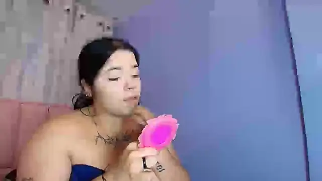 Snapshot of rose_barbara chatting on December 14, 2024, 12:12 pm rose barbara online show from December 14, 2024, 12:12 pm