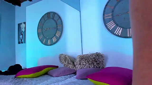 Snapshot of Mike_0233_ chatting on December 21, 2024, 7:03 am Mike 0233 online show from December 21, 2024, 7:03 am