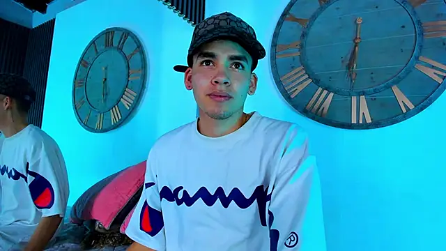 Snapshot of Mike_0233_ chatting on January 30, 2025, 7:29 am Mike 0233 online show from January 30, 2025, 7:29 am