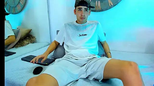 Snapshot of Mike_0233_ chatting on February 6, 2025, 7:13 am Mike 0233 online show from February 6, 2025, 7:13 am