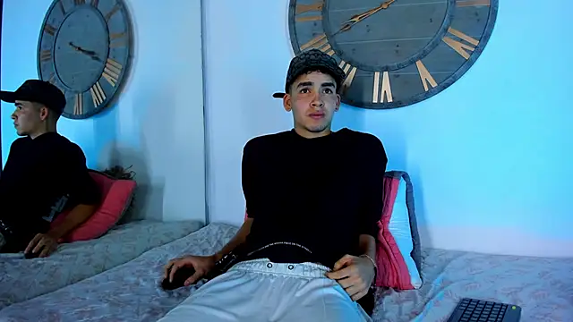 Snapshot of Mike_0233_ chatting on February 9, 2025, 7:49 am Mike 0233 online show from February 9, 2025, 7:49 am