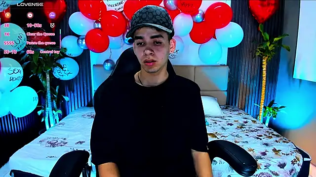 Snapshot of Mike_0233_ chatting on February 16, 2025, 9:04 am Mike 0233 online show from February 16, 2025, 9:04 am