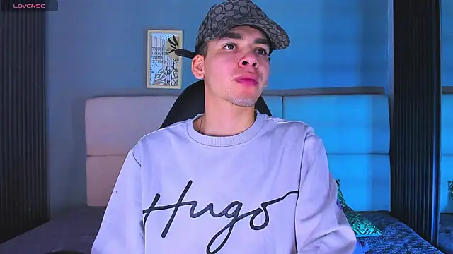 Snapshot of Mike_0233_ chatting on February 18, 2025, 5:09 am Mike 0233 online show from February 18, 2025, 5:09 am