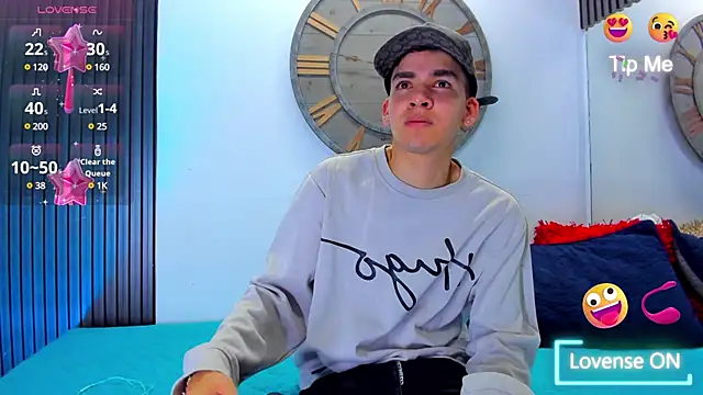 Snapshot of Mike_0233_ chatting on February 28, 2025, 4:10 am Mike 0233 online show from February 28, 2025, 4:10 am