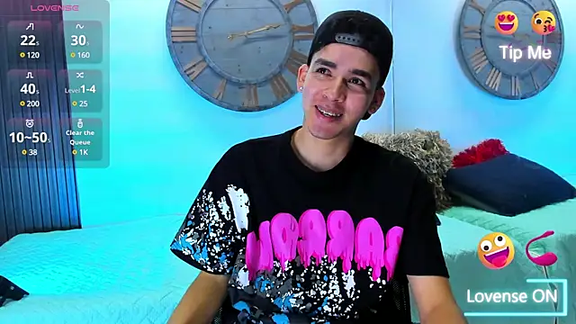 Snapshot of Mike_0233_ chatting on March 1, 2025, 4:04 am Mike 0233 online show from March 1, 2025, 4:04 am