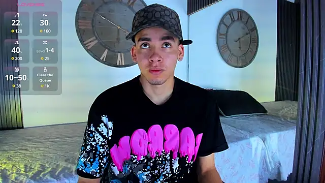 Snapshot of Mike_0233_ chatting on March 4, 2025, 4:27 am Mike 0233 online show from March 4, 2025, 4:27 am