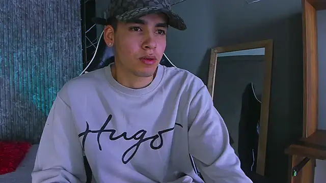 Snapshot of Mike_0233_ chatting on March 13, 2025, 8:04 am Mike 0233 online show from March 13, 2025, 8:04 am