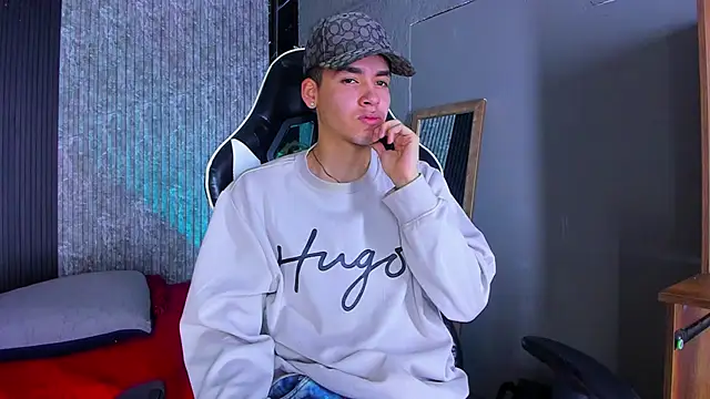 Snapshot of Mike_0233_ chatting on March 15, 2025, 4:24 am Mike 0233 online show from March 15, 2025, 4:24 am