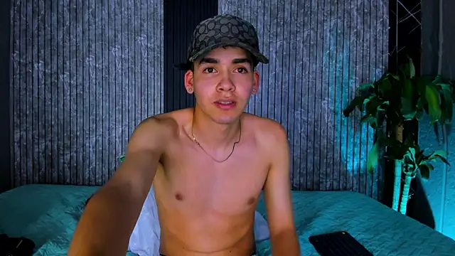 Snapshot of Mike_0233_ chatting on March 23, 2025, 7:53 am Mike 0233 online show from March 23, 2025, 7:53 am