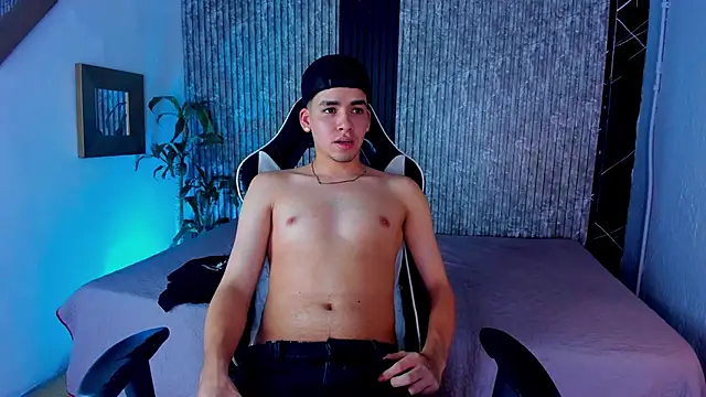 Snapshot of Mike_0233_ chatting on September 13, 2025, 4:45 am Mike 0233 online show from September 13, 2025, 4:45 am