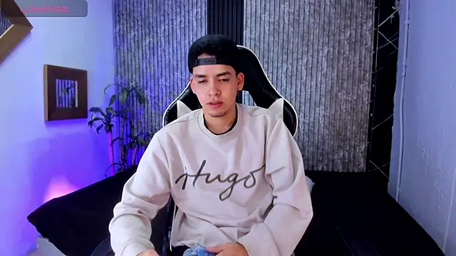 Snapshot of Mike_0233_ chatting on September 26, 2025, 4:49 am Mike 0233 online show from September 26, 2025, 4:49 am