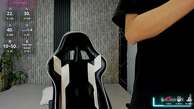 Snapshot of Mike_0233_ chatting on October 3, 2025, 5:37 am Mike 0233 online show from October 3, 2025, 5:37 am