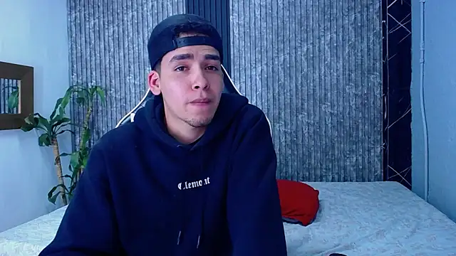 Snapshot of Mike_0233_ chatting on October 18, 2025, 4:15 am Mike 0233 online show from October 18, 2025, 4:15 am