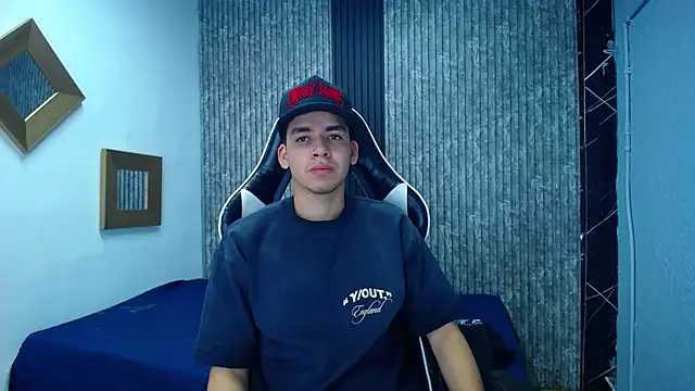 Snapshot of Mike_0233_ chatting on November 28, 2025, 4:04 am Mike 0233 online show from November 28, 2025, 4:04 am